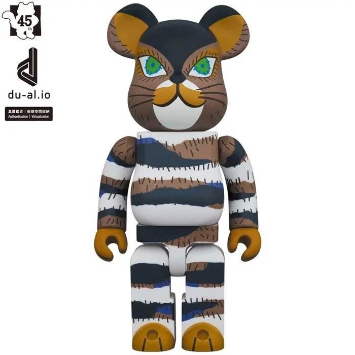 Bearbrick figurine featuring Yoko Sano's "The Cat That Lived a Million Times" design.