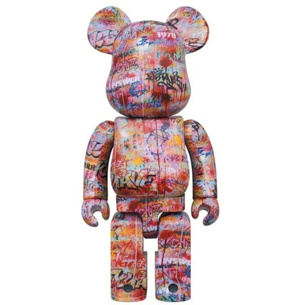 400% Bearbrick - Knave by Yuck P(L/R)ayer, limited edition, glow-in-the-dark design with UV-reactive Mariastatuen.