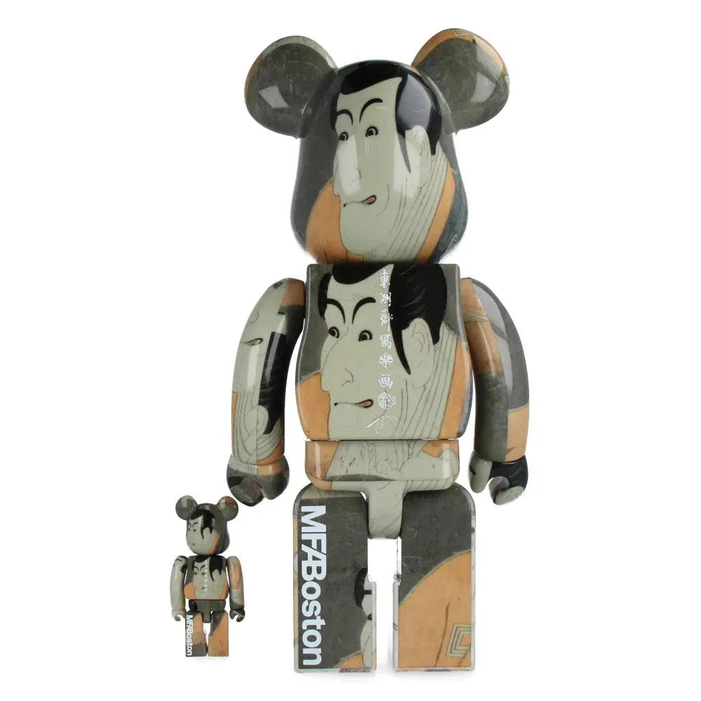 400% & 100% Bearbrick sæt med Toshusai Sharaku design featuring Ichikawa Ebizo IV.