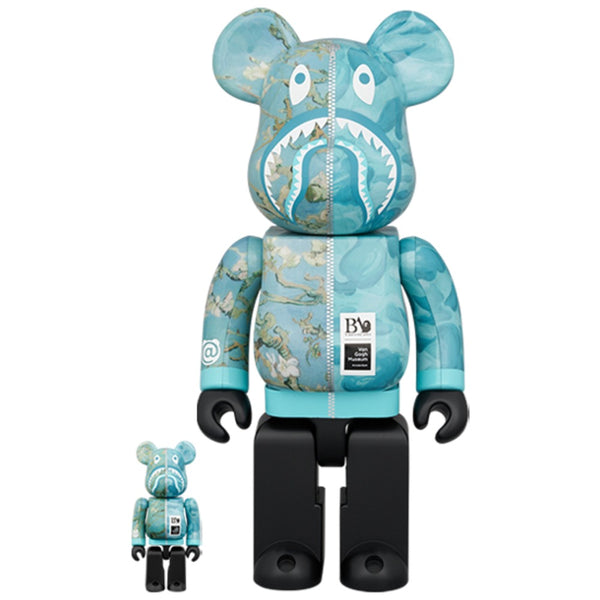 400% & 100% Bearbrick Set – Amandelbloesem (BAPE x Van Gogh)