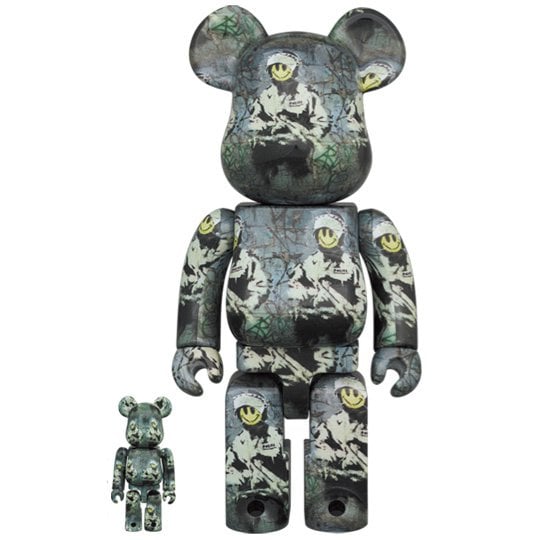 400% & 100% Bearbrick sæt - Riot Cop (Brandalism x Banksy)