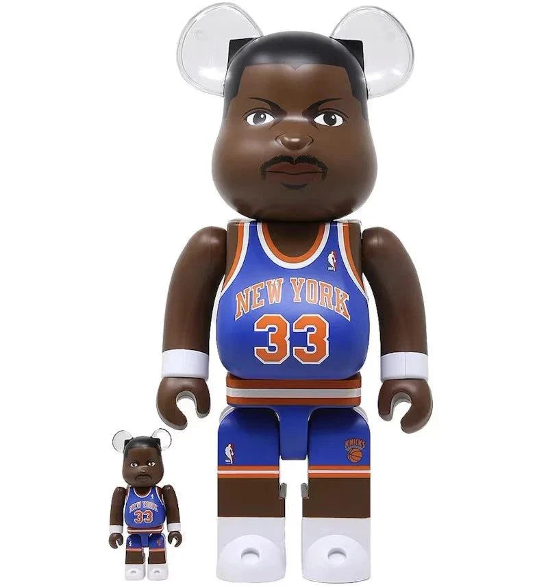 Bearbrick Sæt featuring Patrick Ewing in New York Knicks jersey with #33, includes 100% and 400% Bearbrick figures.